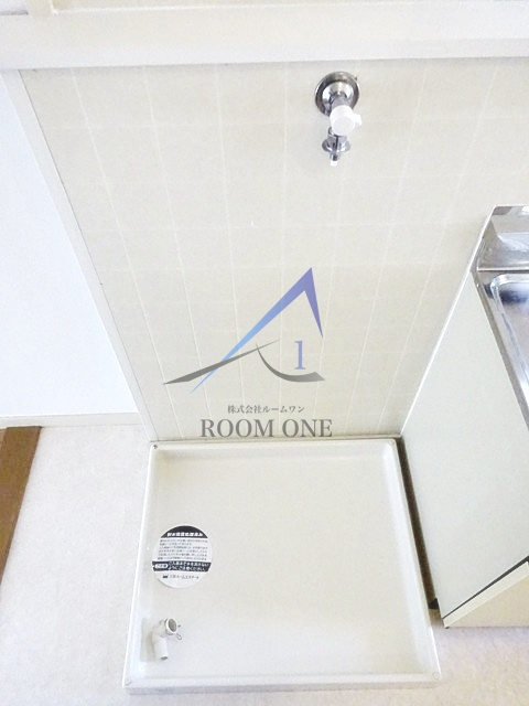 ハイツ伊藤の設備|洗濯機置場です。