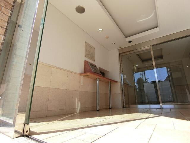 クリオ上野毛ラ・モードのエントランス| 