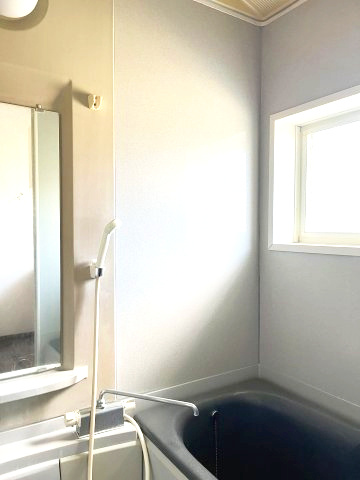 敦賀市山泉中古戸建の浴室