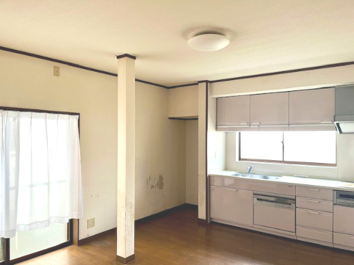 敦賀市山泉中古戸建の居間・リビング