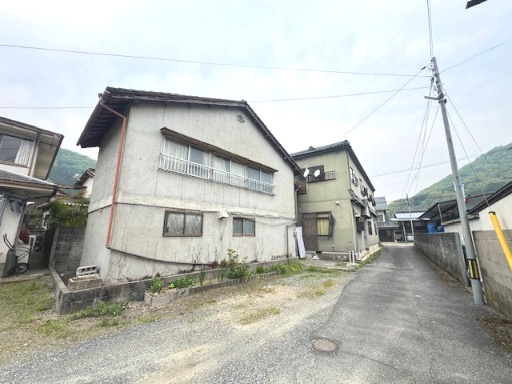 真庭市下呰部　事務所付き中古住宅の外観|付属建物（居宅・物置）６８．３７㎡。
