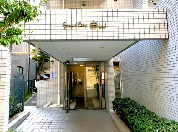 【エントランス】