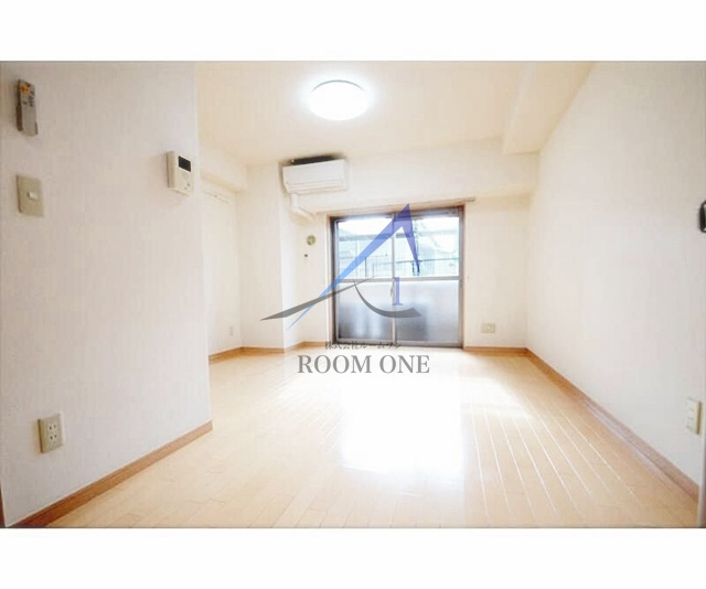 ＩＭＩＣＡ楠の居間・リビング|洋室のお部屋です。