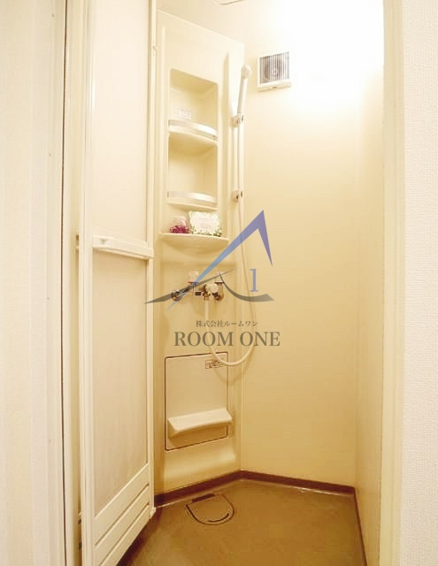 ヴィシェフラットの浴室|シャワールームです。