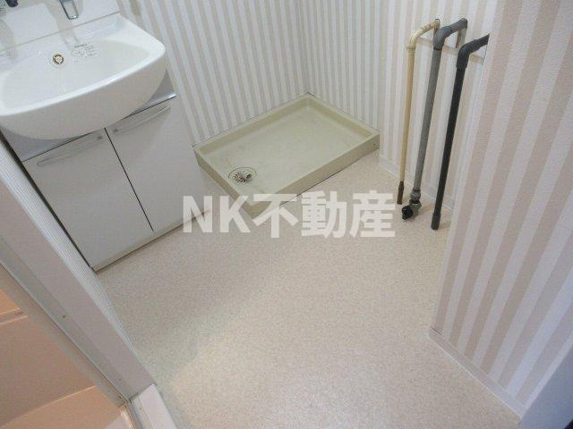 【洗面所】 | シャトー八戸ノ里（八戸ノ里賃貸） | 広い洗面スペース