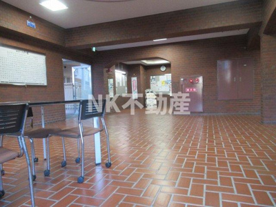 【エントランス】 | シャトー八戸ノ里（八戸ノ里賃貸） | 落ち着いたエントランスです