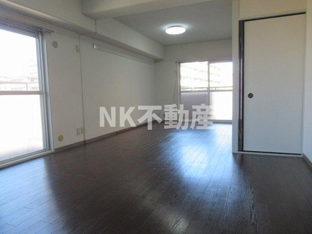 【居間・リビング】 | シャトー八戸ノ里（八戸ノ里賃貸） | 居間です