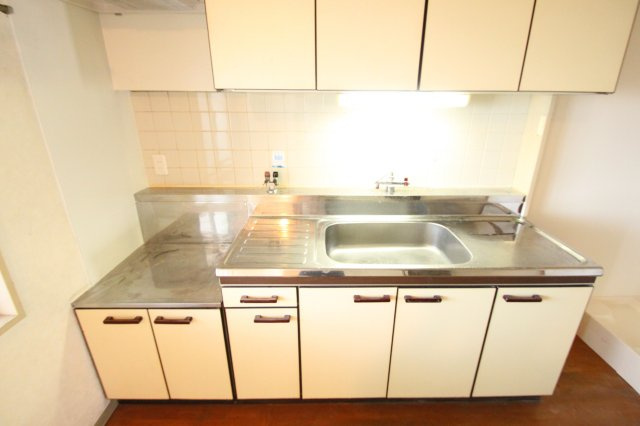 俊徳道駅前ビルのキッチン