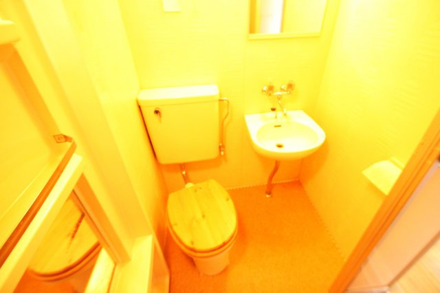 俊徳道駅前ビルのトイレ