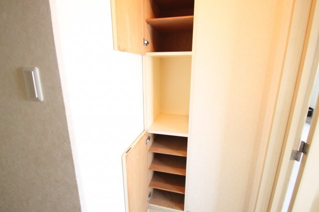 俊徳道駅前ビルの収納