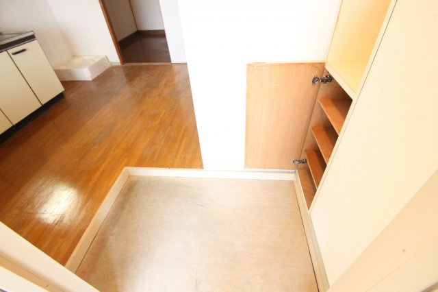 俊徳道駅前ビルの玄関