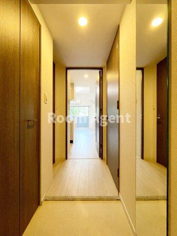 プレサンス葵デュリスの玄関