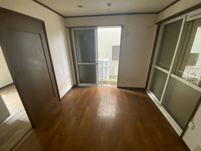 七栄　中古戸建の洋室