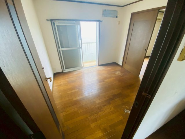 七栄　中古戸建の洋室