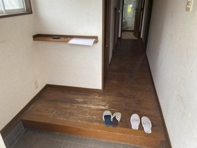 七栄　中古戸建の玄関