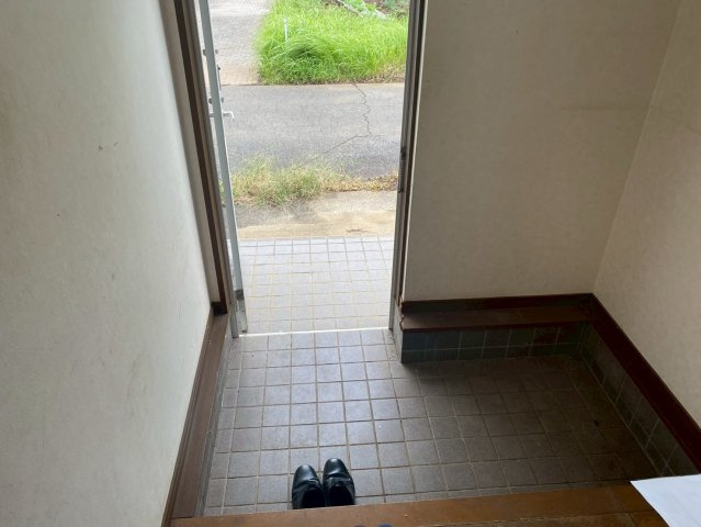 七栄　中古戸建の玄関