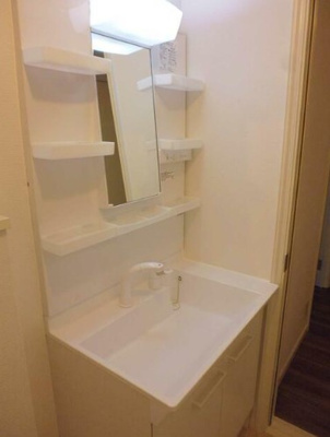 【独立洗面台】 | ヴェルジェ宮前Ｂ棟 | 嬉しい独立洗面台付き。