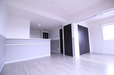 【居間・リビング】 | メゾンアイリス | LDK11.8帖