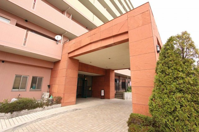 エフローレ新三郷　216のエントランス|建物の内部です