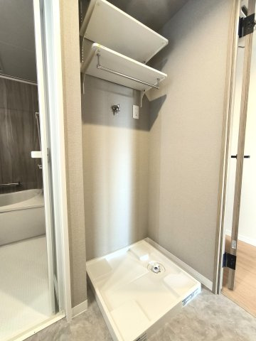 エフローレ新三郷　216のランドリースペース|ランドリースペース