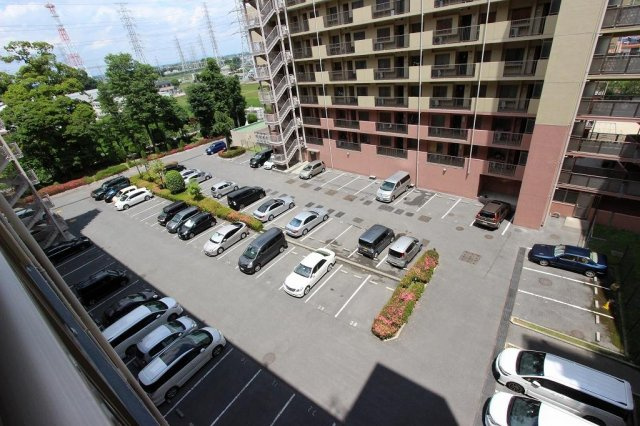 エフローレ新三郷　216の駐車場|駐車場です