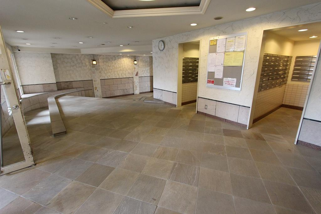 エフローレ新三郷　216のエントランス|エントランスです