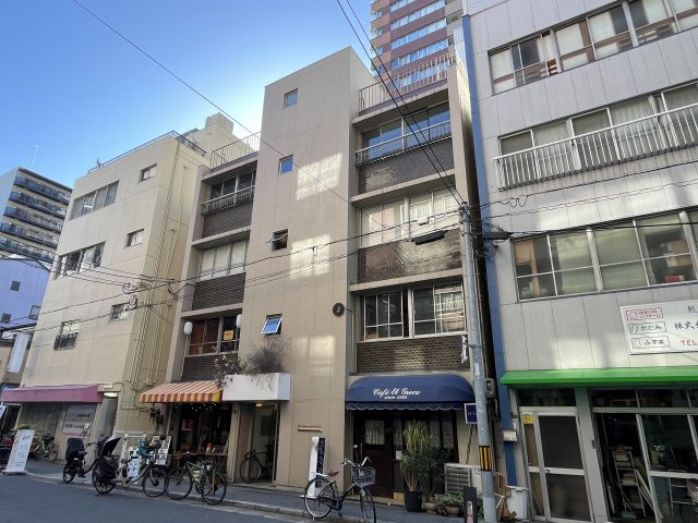 大阪市西区新町１丁目の店舗一部の外観