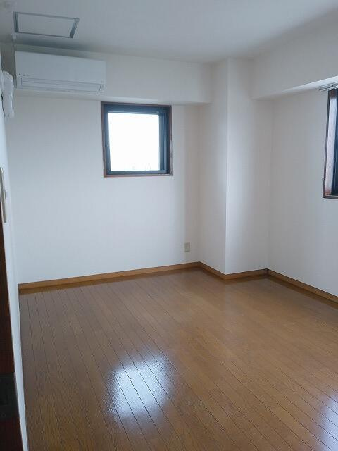 グリンビュー瀬田の洋室|明るい洋室です