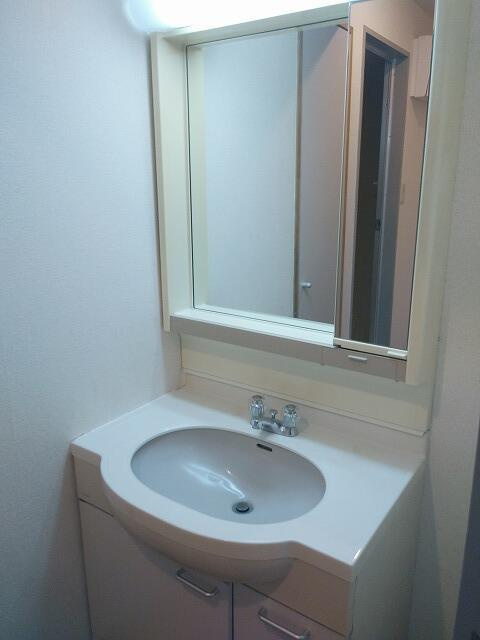 グリンビュー瀬田の独立洗面台|独立洗面台あり、毎朝おしゃれに忙しい女性の方におすすめです