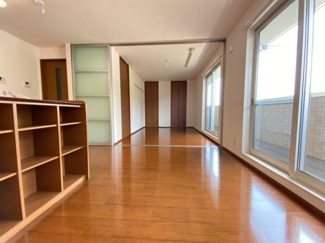 【居間・リビング】 | ロイヤルヒルズ