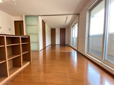 【居間・リビング】 | ロイヤルヒルズ