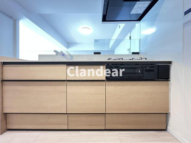 洋伸竹ノ塚マンションのキッチン|ドキドキの新生活も、安心してスタート。ぴったりの住まいを見つけませんか？クランディアが一緒に住まい選びをサポートします‼　まずは、お気軽にお問合せください　＃クランディア