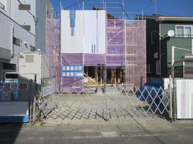 【仲介手数料無料】新築戸建　熊谷市伊勢町70-1（全1棟）の前面道路含む現地写真