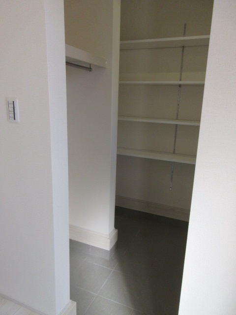 【仲介手数料無料】新築戸建　熊谷市伊勢町70-1（全1棟）の玄関