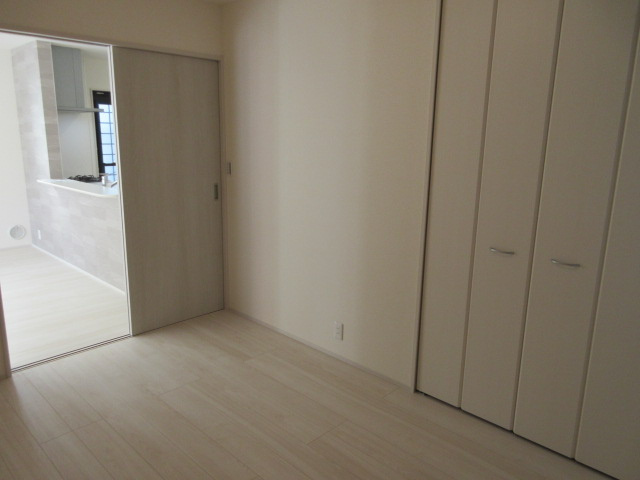 【仲介手数料無料】新築戸建　熊谷市伊勢町70-1（全1棟）の洋室