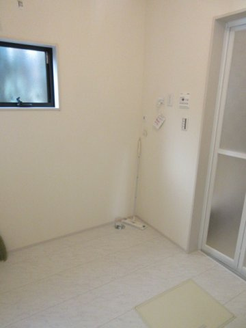 【仲介手数料無料】新築戸建　熊谷市伊勢町70-1（全1棟）のランドリースペース