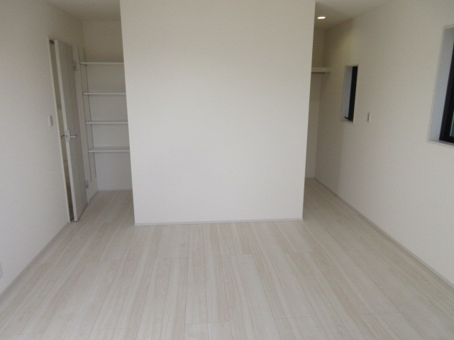 【仲介手数料無料】新築戸建　熊谷市伊勢町70-1（全1棟）の洋室