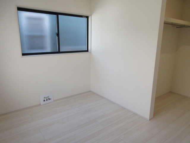 【仲介手数料無料】新築戸建　熊谷市伊勢町70-1（全1棟）の洋室