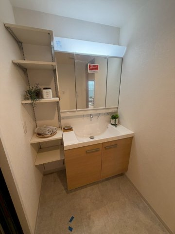 堺市南区新檜尾台　ディーレスティア堺・光明池の独立洗面台