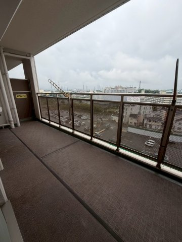 堺市南区新檜尾台　ディーレスティア堺・光明池のバルコニー