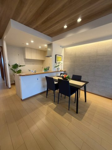 堺市南区新檜尾台　ディーレスティア堺・光明池の居間・リビング