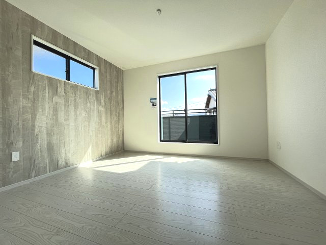 【寝室】 | 福岡市西区太郎丸2丁目2期　1号棟（全5区画）【仲介手数料無料・0円】 | 現地写真。2階主寝室です。