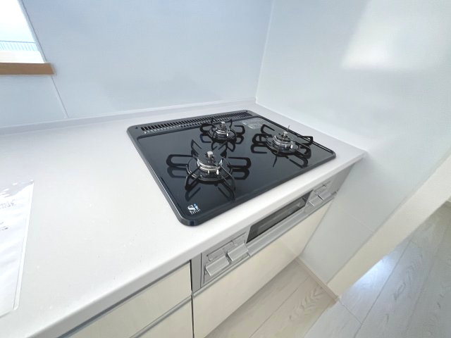 【キッチン】 | 福岡市西区太郎丸2丁目2期　1号棟（全5区画）【仲介手数料無料・0円】 | 現地写真。