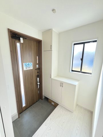 【玄関】 | 福岡市西区太郎丸2丁目2期　1号棟（全5区画）【仲介手数料無料・0円】 | 現地写真。