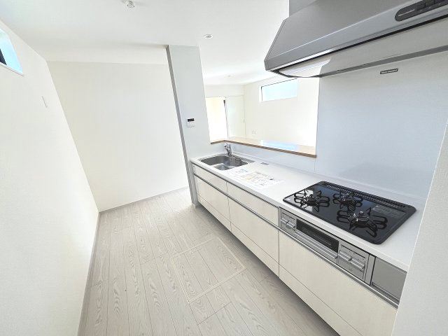 【キッチン】 | 福岡市西区太郎丸2丁目2期　1号棟（全5区画）【仲介手数料無料・0円】 | 現地写真。