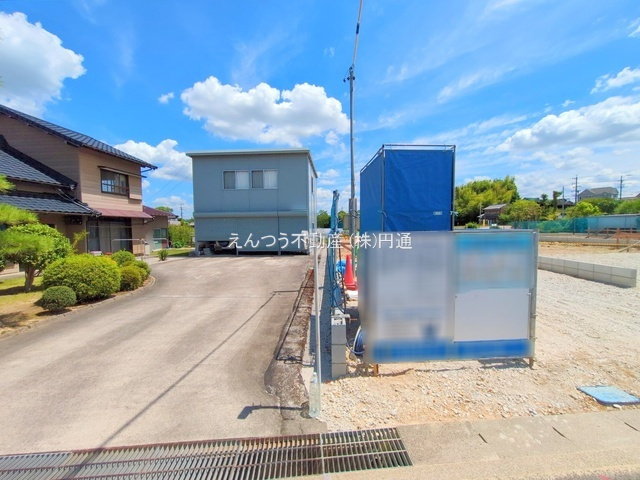 リーブルガーデン浅田町の前面道路含む現地写真