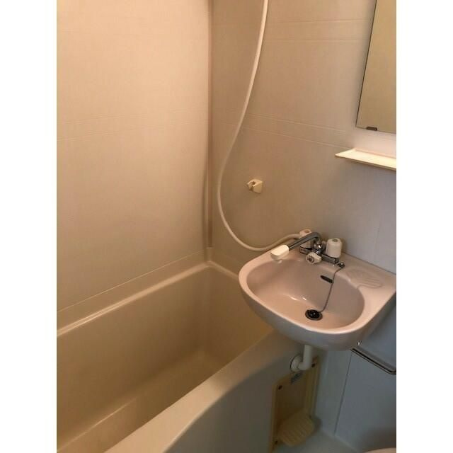 シャンテ十条仲原の浴室