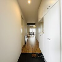 プレッソ城ケ崎　弐番館の玄関