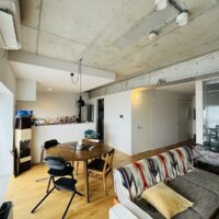 プレッソ城ケ崎　弐番館の居間・リビング