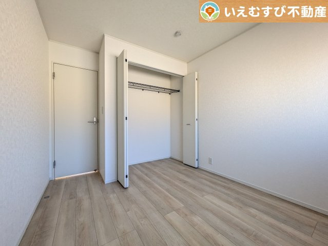 Cradle garden　上里町大御堂第4の洋室|ナチュラルな色合いでシンプルな内装
シンプルな内装のお家なので飽きが来ずコーディネートも楽しそうですね♪